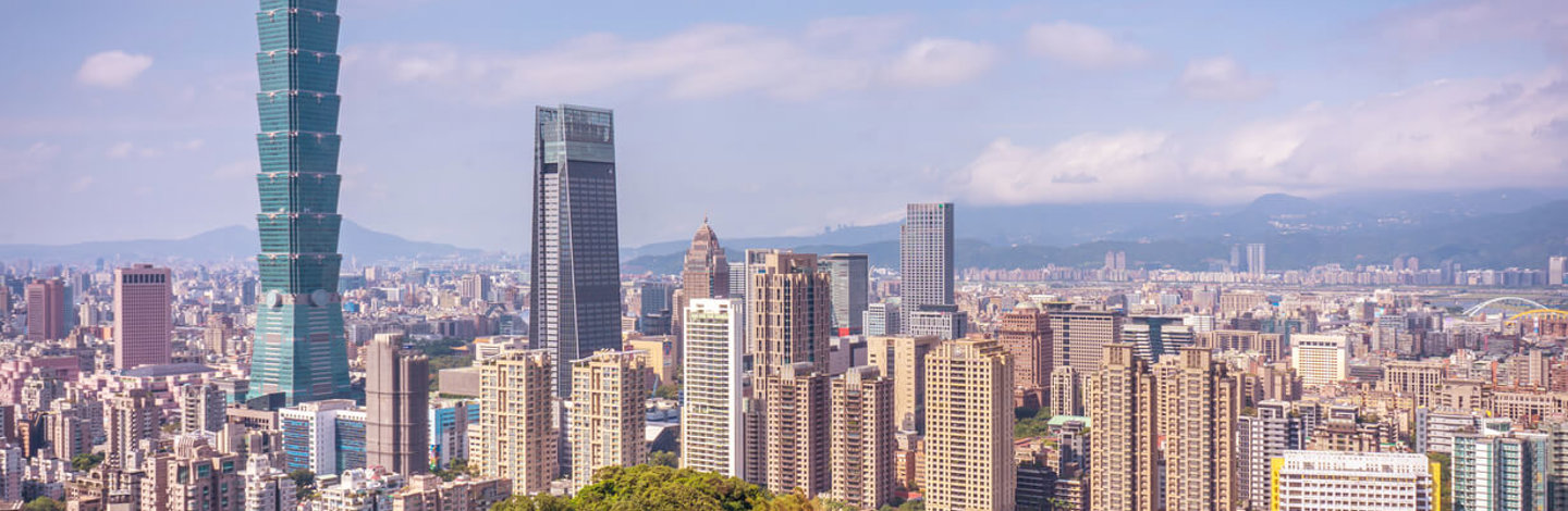 拥有树木和建筑物的城市景观
