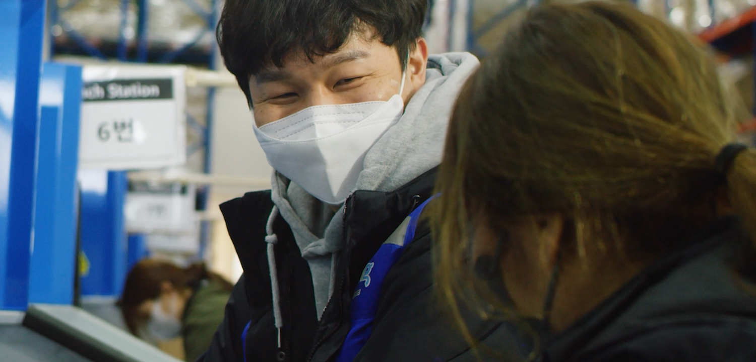 마스크를 착용한 사람