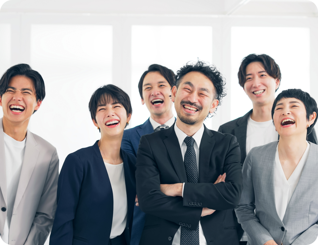 笑顔の人々のグループ