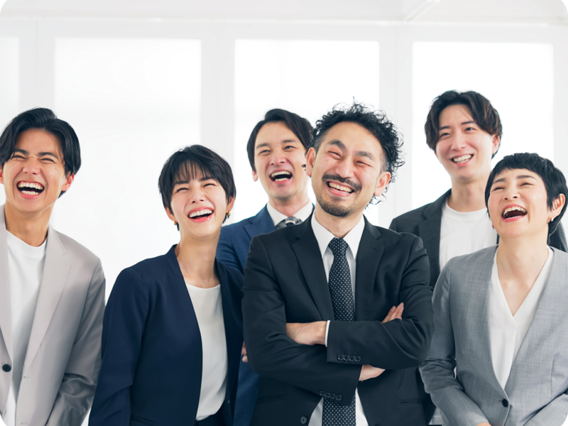 笑顔の人々のグループ
