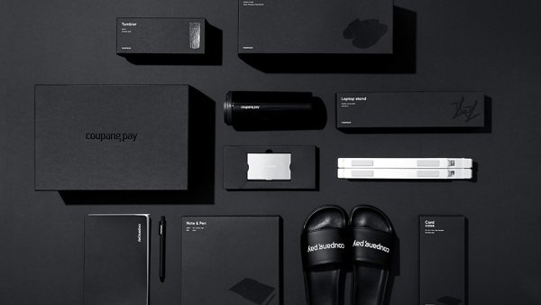 검은색 표면에 검은색 개체